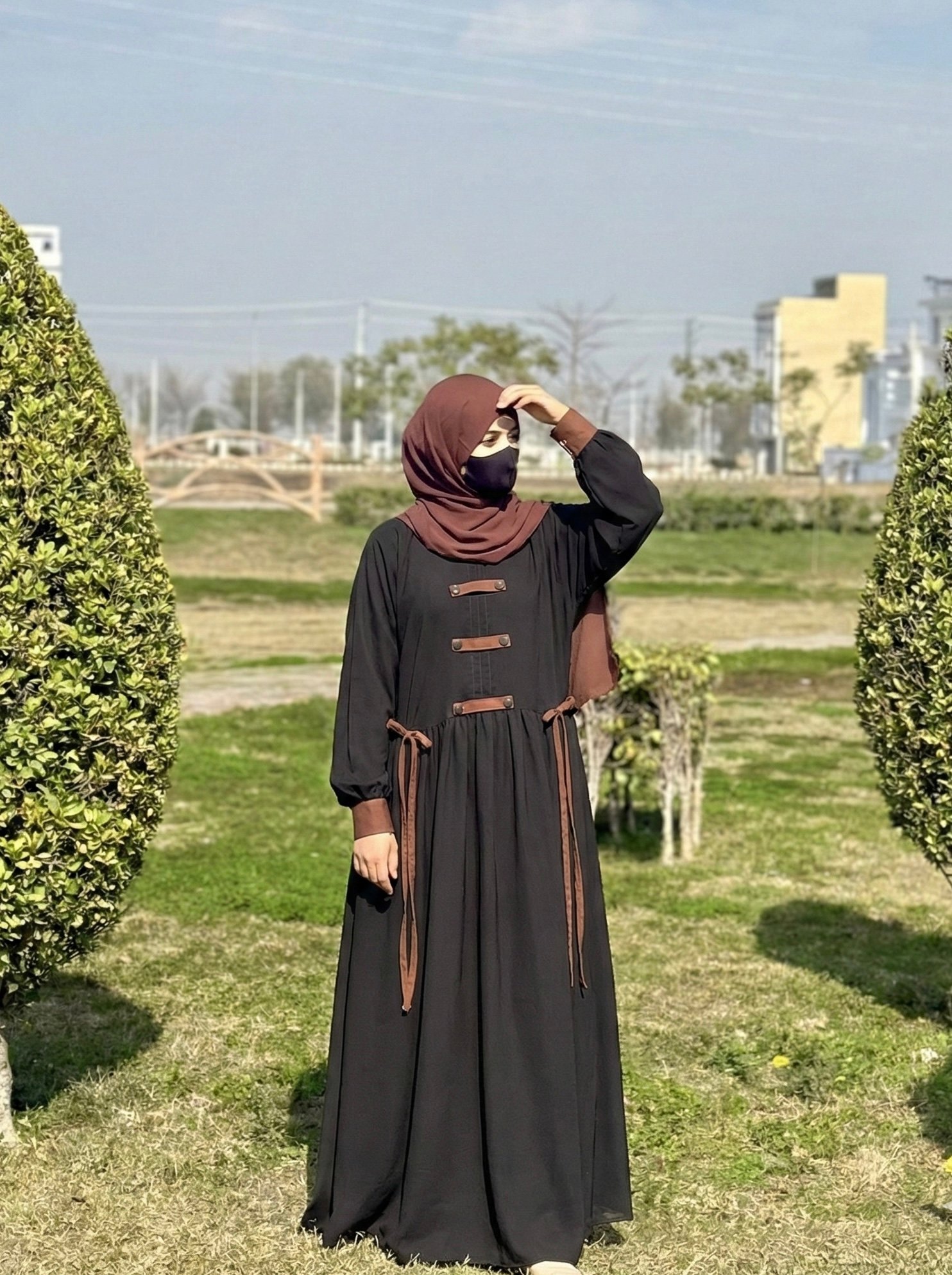 Black & Chocolate Brown Tone Contrast Abaya - Image 2