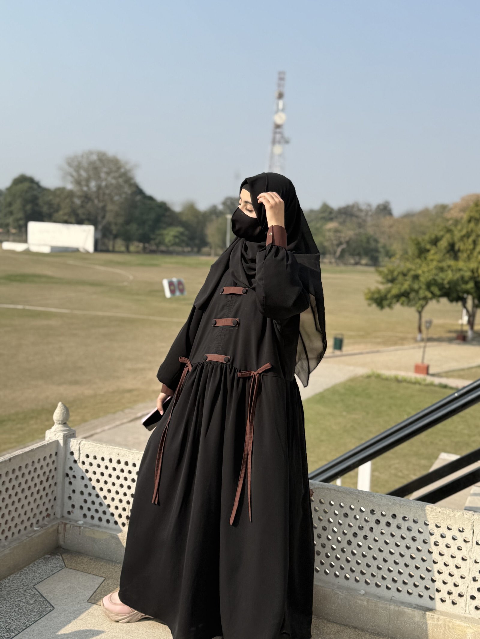Black & Chocolate Brown Tone Contrast Abaya - Image 3