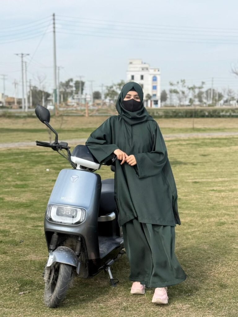 Emerald Rider For Biker Girls